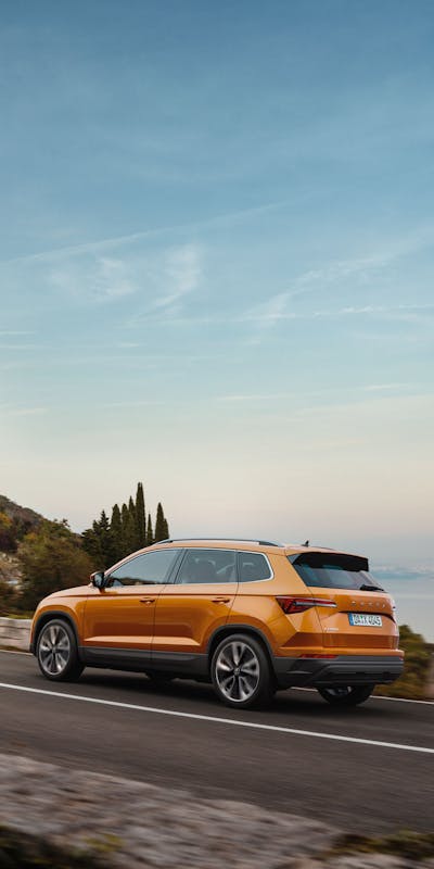 Skoda Karoq Tour ab 199 € monatlich leasen während der Skoda Wechselwochen bei Autohaus Hoffmann. Nur bis 15.03. auf einen neuen Skoda umsteigen.