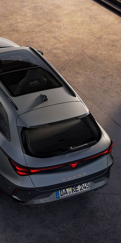 CUPRA Leon Sportstourer aus der Vogelperspektive