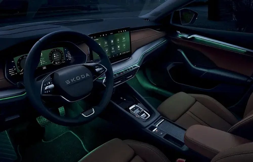 Cockpit des Skoda Octavia mit Multifunktionslenkrad und Touchdisplay