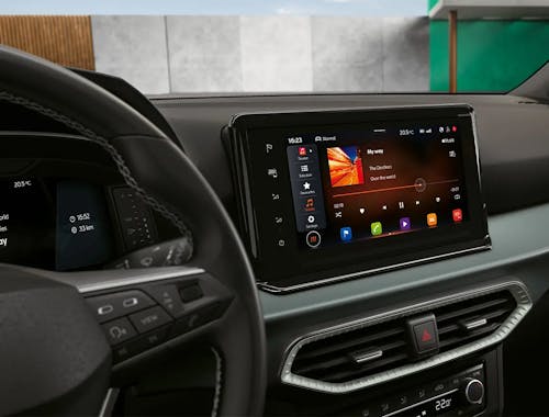 Seat Arona Navi und Innenraum