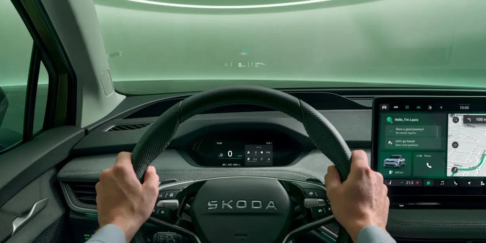 Cockpit und Lenkrad des Skoda Enyaq