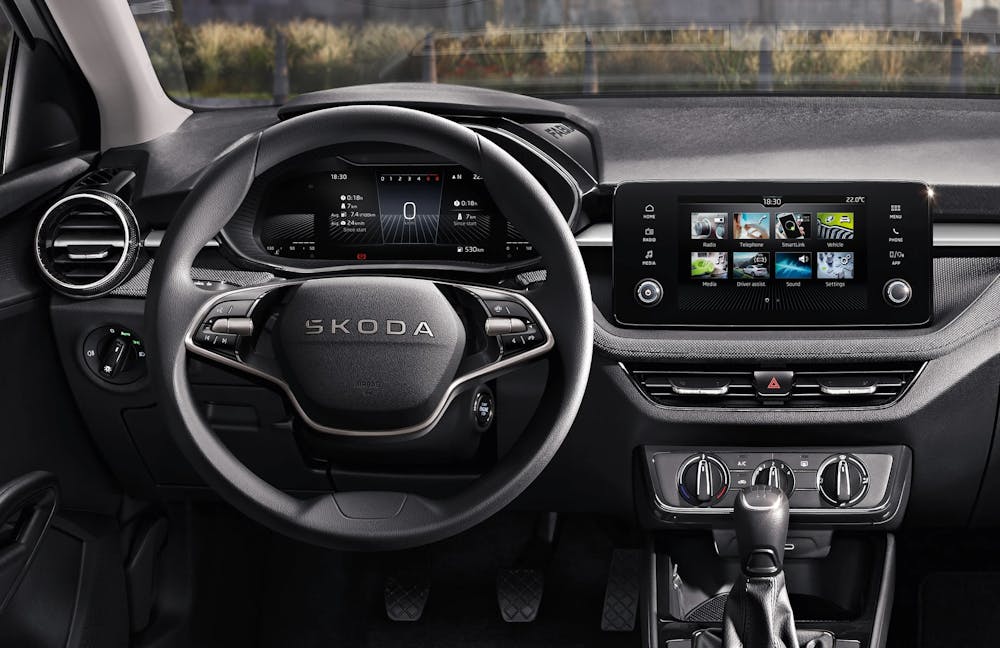 Cockpit und Multifunktionslenkrad im Skoda Fabia