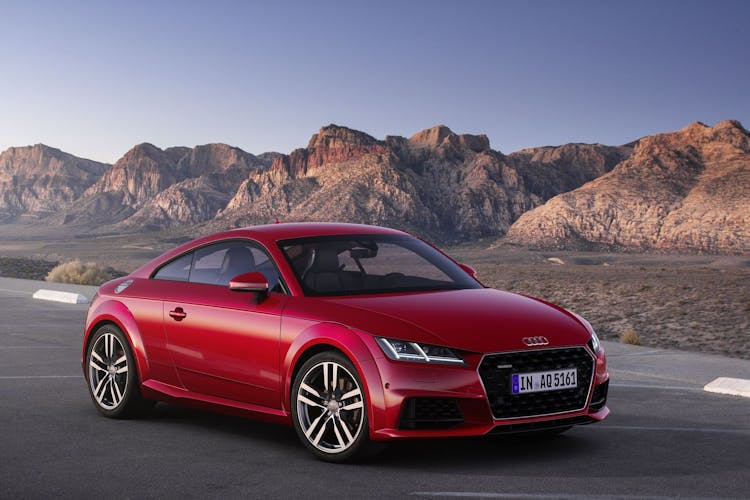 roter Audi TT, Seitenansicht