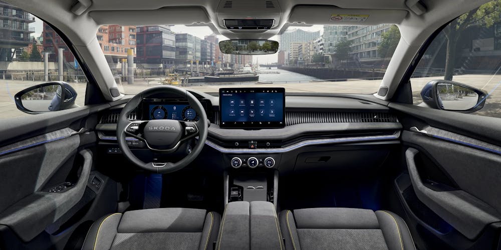 Digitales Cockpit und Infotainmentsystem im Skoda Superb