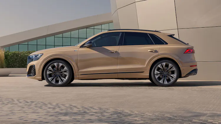 Seitenansicht des Audi Q8