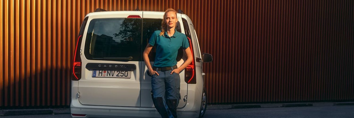 VW Caddy Cargo inkl. Regaleinbau