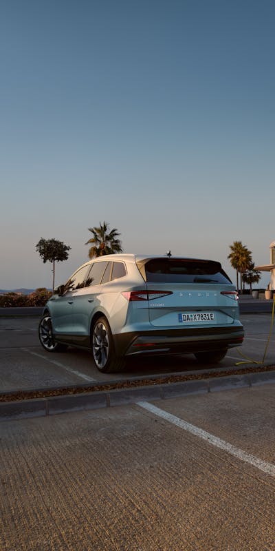 geparkter Skoda Enyaq