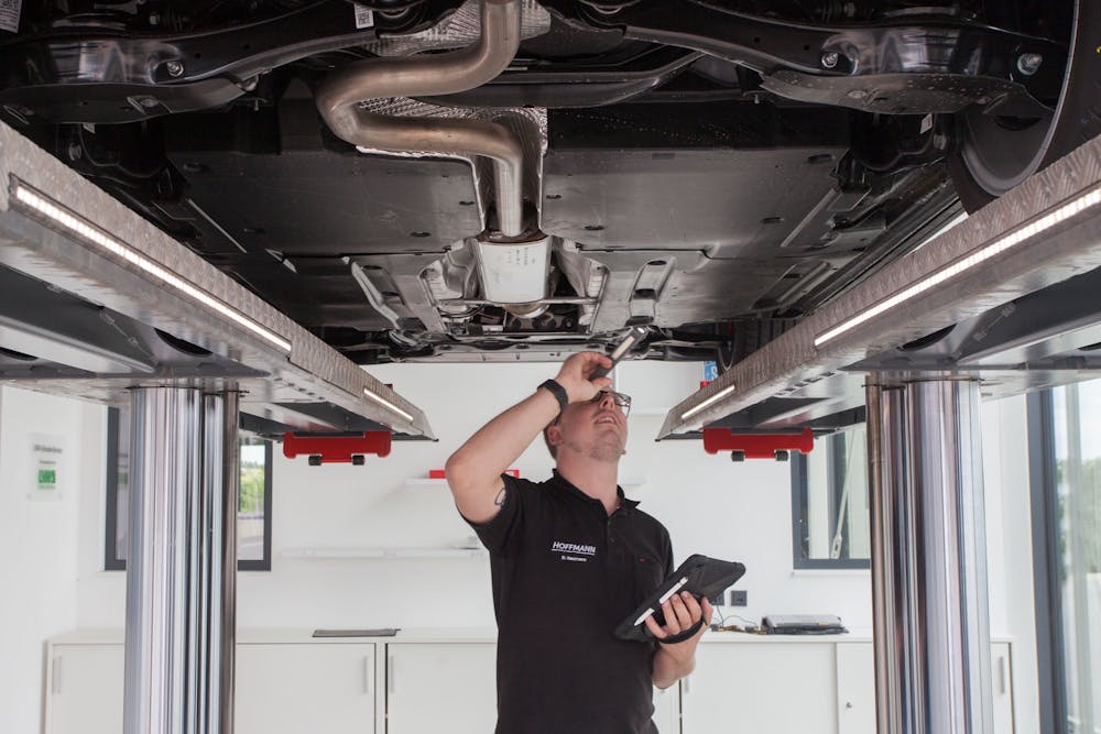 heck this out!
Frühjahrs-Check für nur 15,- €
Frühlingshaft günstig beginnt der März im Autohaus Hoffmann. In diesem Monatsangebot checken wir euren Volkswagen auf Herz und Nieren und das für nur 15,- € - da kann der Frühling doch kommen! Jetzt direkt bei uns anfragen und Termin buchen!