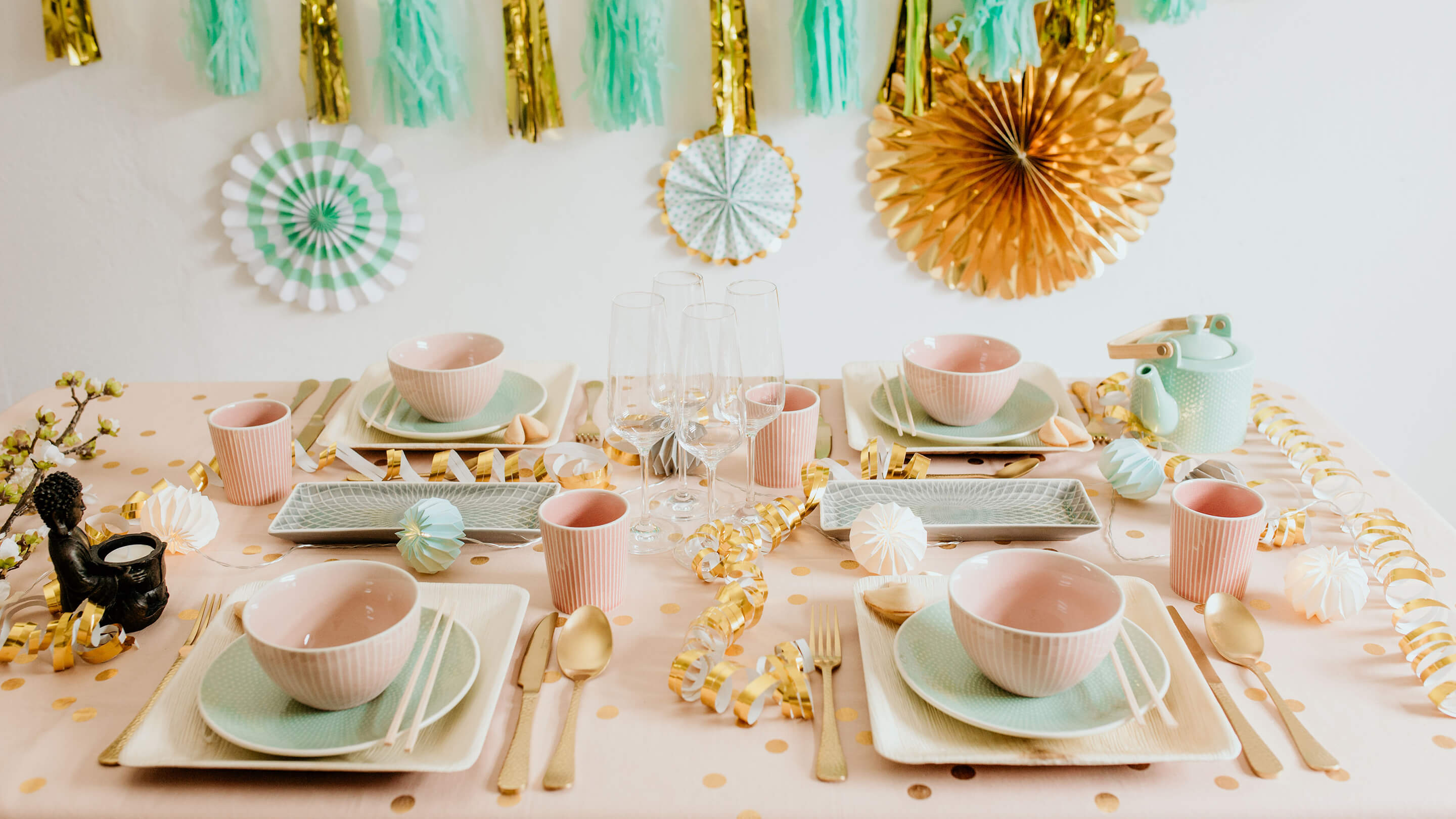 Japanisches Silvester (Marke des Geschirrs: Butlers).