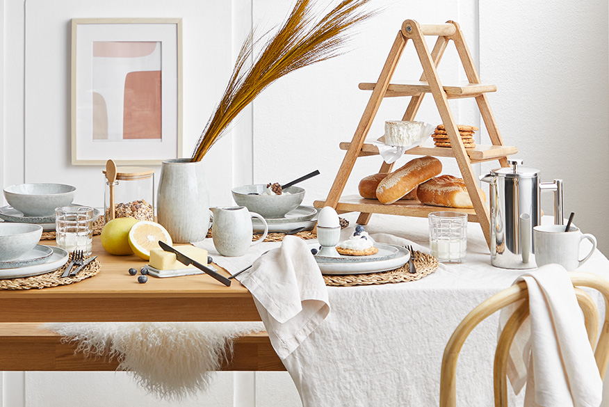 Scandi Breakfast gedeckter Tisch BUTLERS