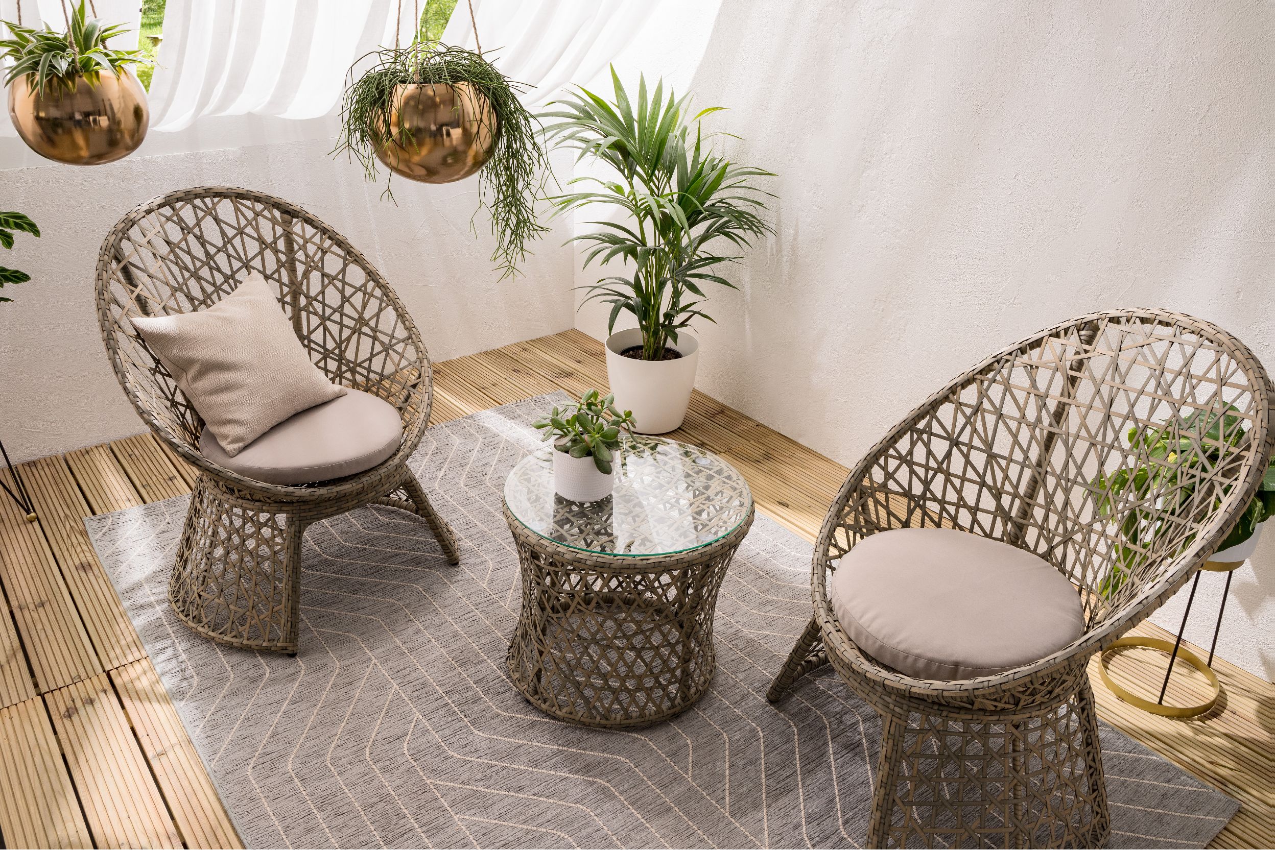 8 astuces déco pour votre petit balcon | home24