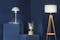 Suspension, lampadaire blancs et lampe verre et bois dans le style scandinave