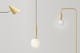 Goldene Lampen im minimalistischen Design