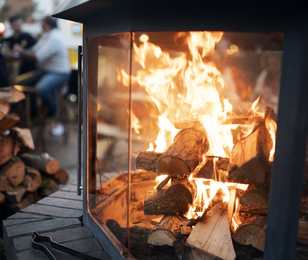 Installation d'un poêle à bois, pellet ou de masse par Aujard