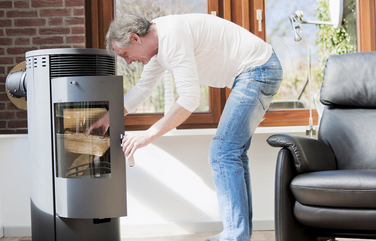 Conseils pour bien choisir son poêle biomasse