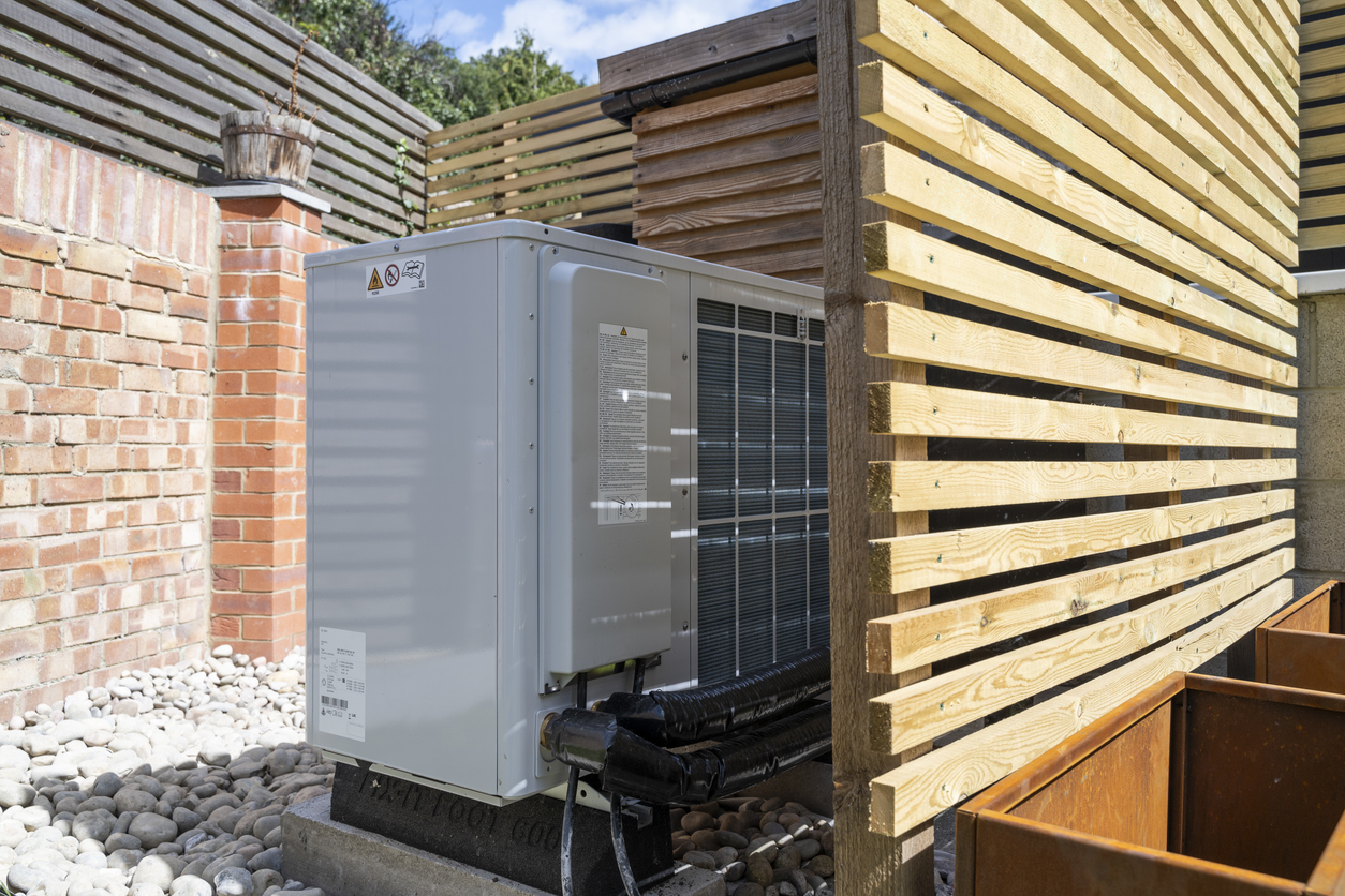 7 raisons de remplacer sa vieille chaudière par une PAC hybride