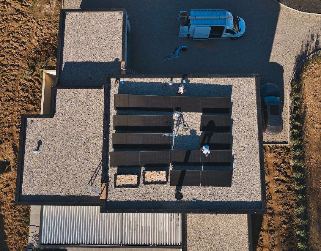 Installation de kits solaires dans les Alpes-Maritimes