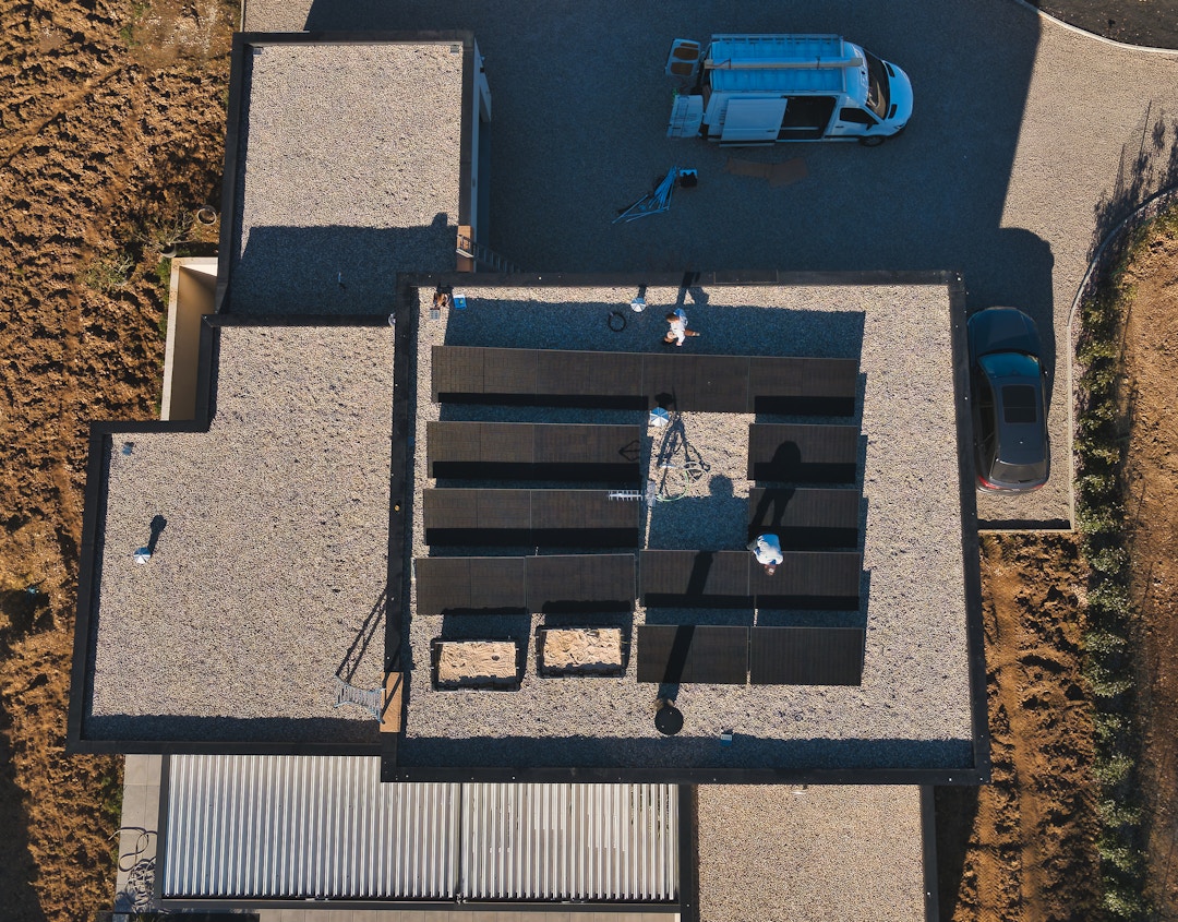 Installation de kits solaires dans les Alpes-Maritimes