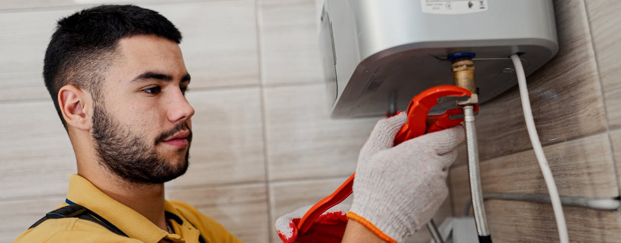 Nos experts RGE entretient vos chauffe-eaux et chauffe-bains à Nîmes et ses environs.