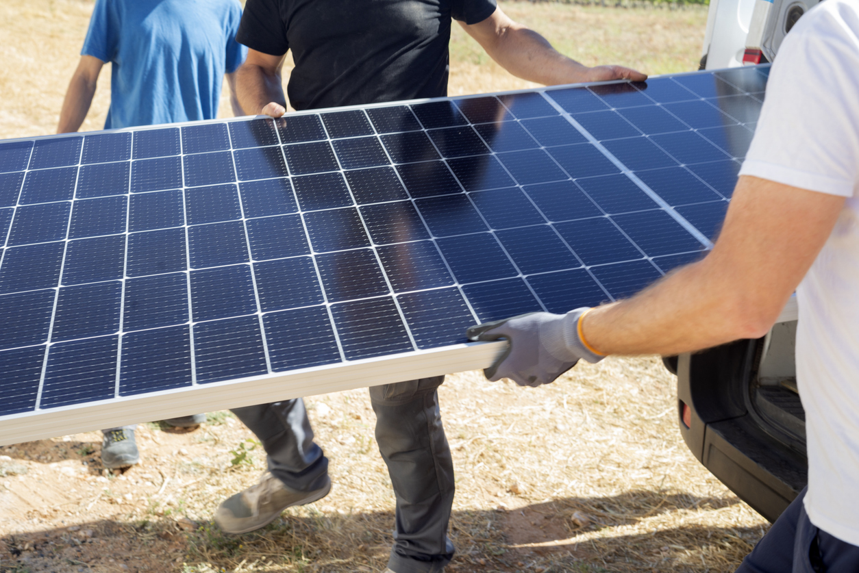 Guide complet des panneaux photovoltaïques pour votre maison