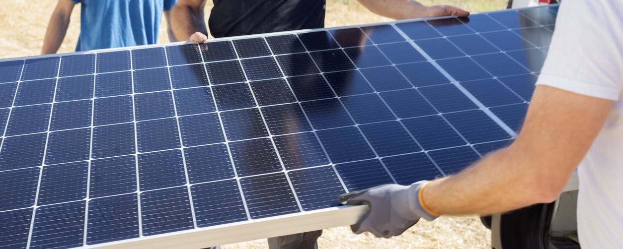 Guide complet des panneaux photovoltaïques pour votre maison