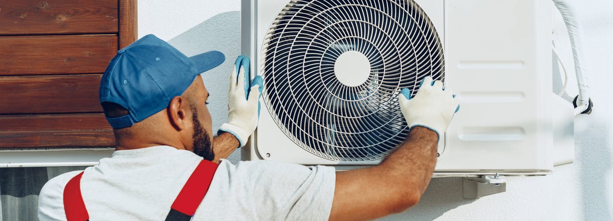 Découvrez notre large gamme d'équipements de chauffage, en particulier des chaudières gaz et fioul à Lyon.