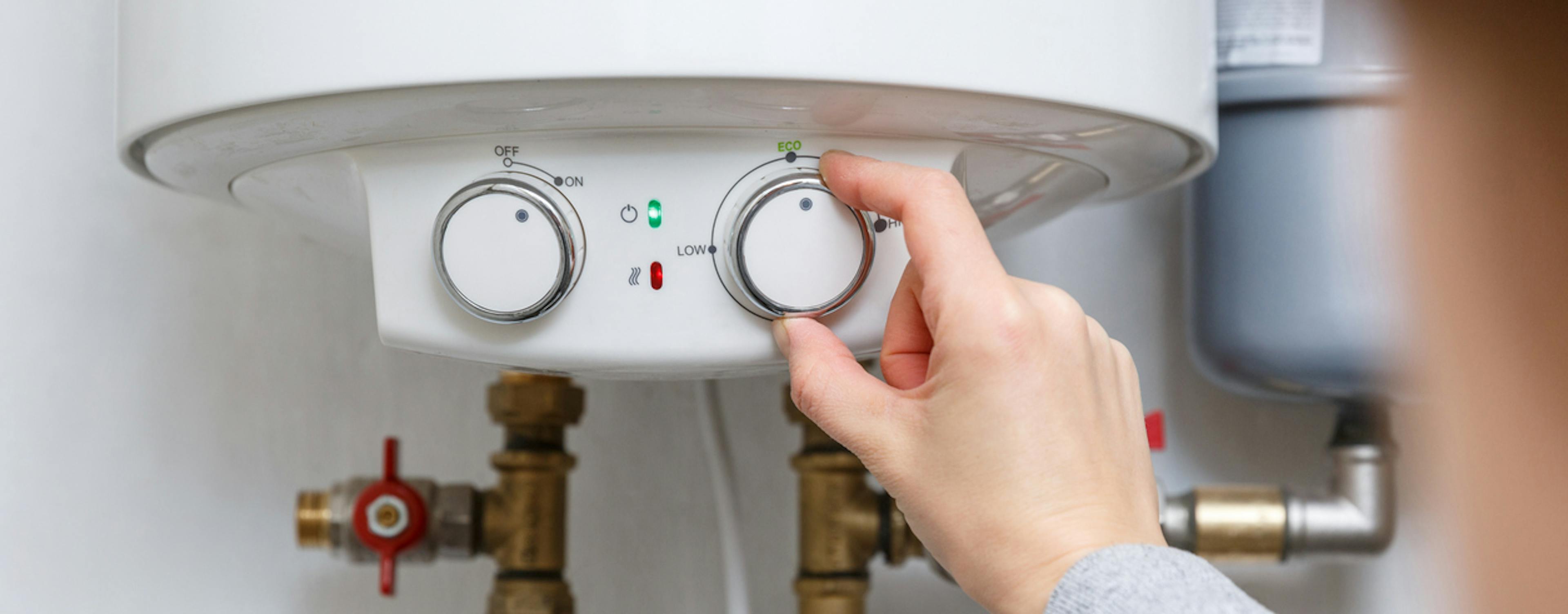 Découvrez notre gamme de chauffe-eaux gaz et les chauffe-bains à Lyon.