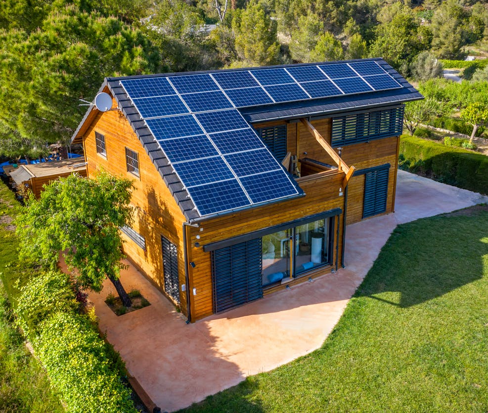 Découvrez comment produire votre électricité solaire à Lyon et ses environs avec Mure Energies. Réduisez vos factures et optez pour une énergie renouvelable.