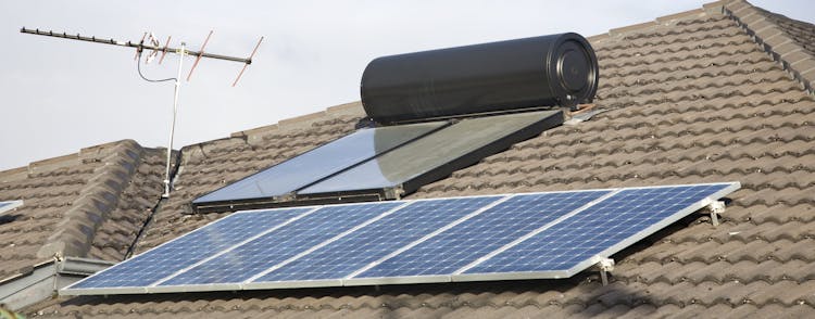 Découvrez comment produire votre électricité solaire à Lyon et ses environs avec Mure Energies. Réduisez vos factures et optez pour une énergie renouvelable.