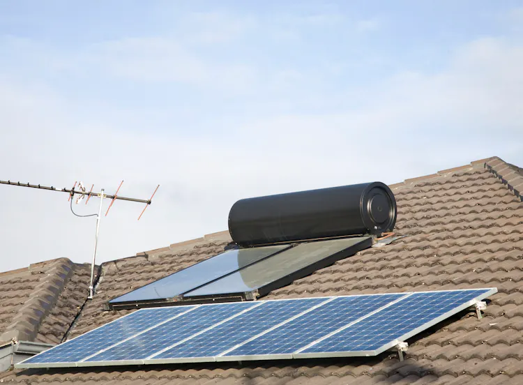 Découvrez comment produire votre électricité solaire à Lyon et ses environs avec Mure Energies. Réduisez vos factures et optez pour une énergie renouvelable.