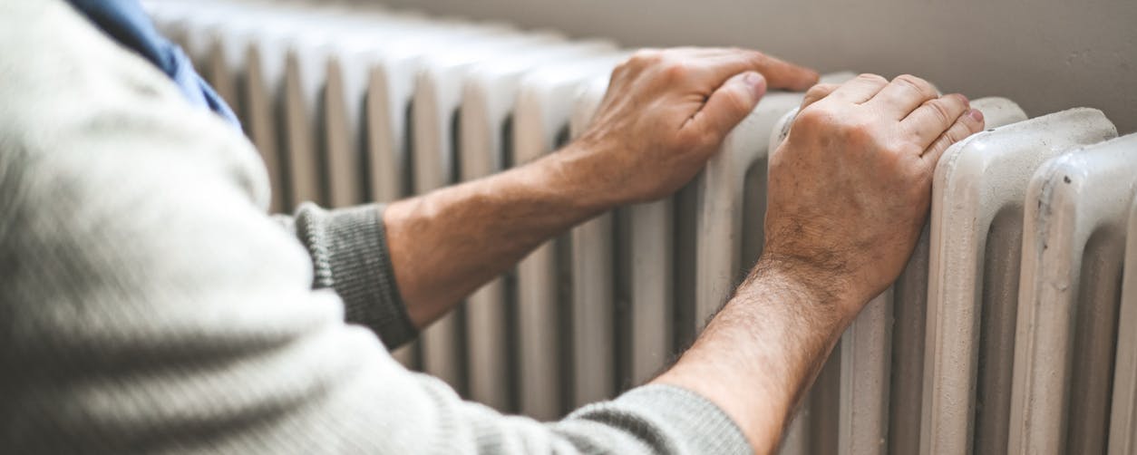 Mes radiateurs ne chauffent pas bien : un désembouage peut être nécessaire.