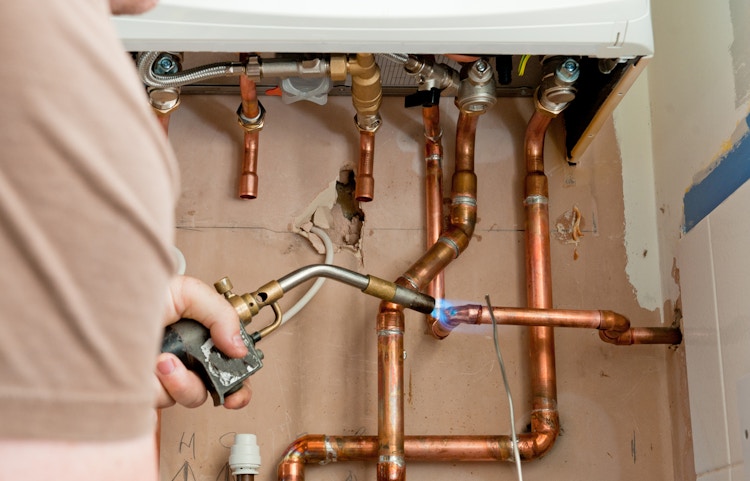 Choisir un plombier à Lyon grâce à Mure Energies