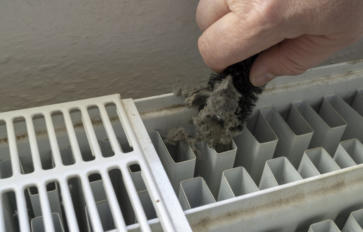 Comment nettoyer ses radiateurs avant l'hiver ? Conseils pratiques