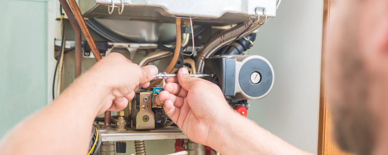 Préparez l'hiver : pourquoi entretenir sa chaudière à temps ?