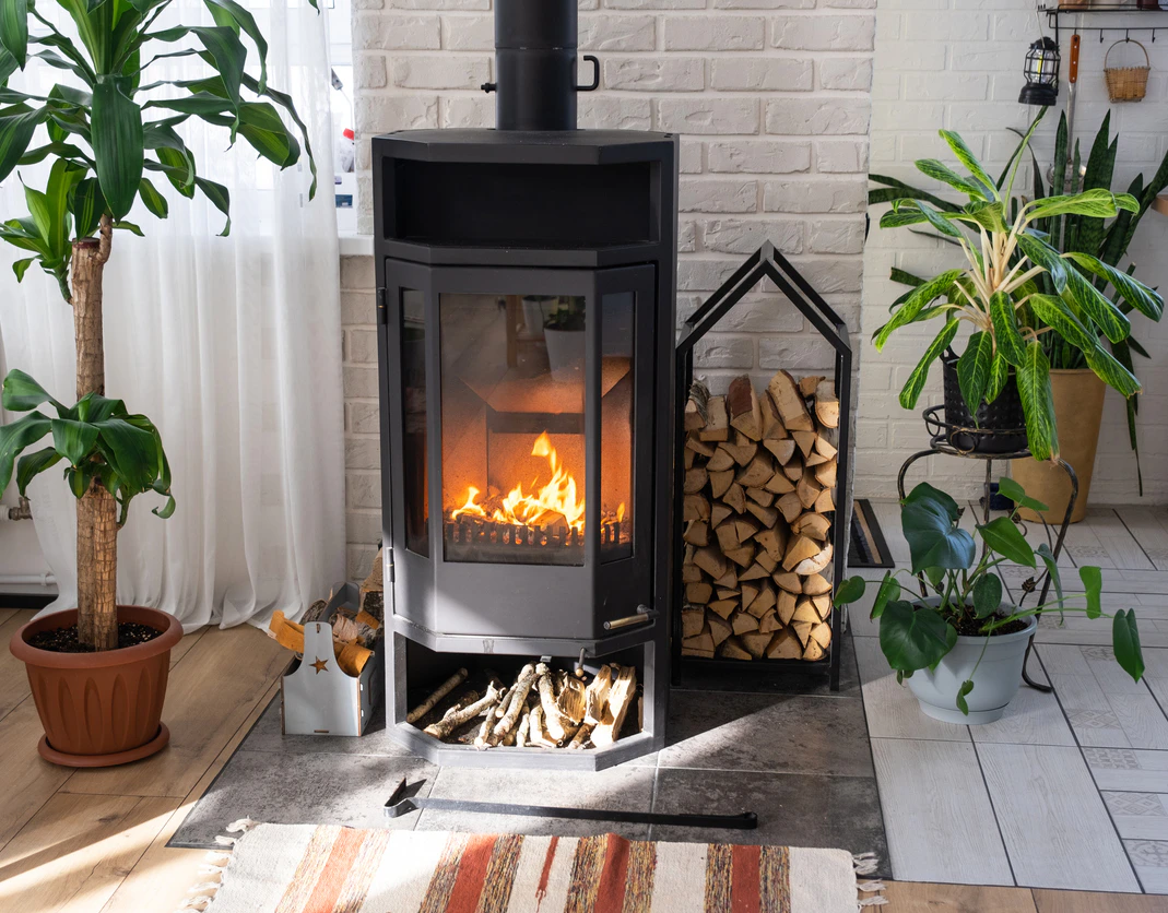 Expert des poêles à bois et des poêles à granulés près de Lyon : Tarare, Tassin, Ecully, l'Arbresle, Roanne, Mably, Charlieu, Anse, Neuville-sur-Saône, Villefranche, Mont d4or, Oullins, Saint-Genis-Laval