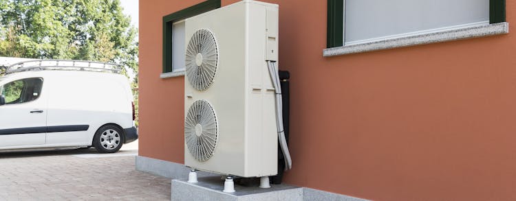 Intervention d'urgence pompe à chaleur en panne