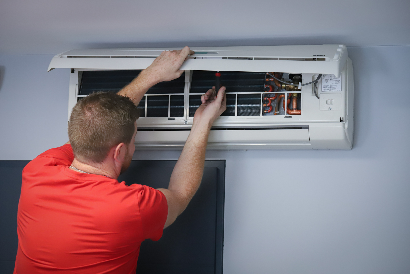 gent Abiven entretient les climatisations autour de Guipavas