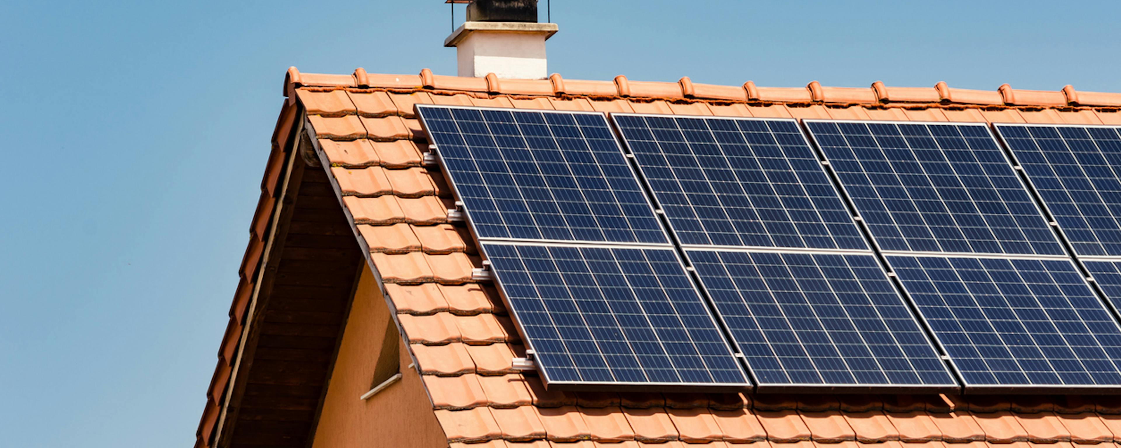Panneaux Solaires à Grenoble : Réduisez Vos Factures avec Roussin