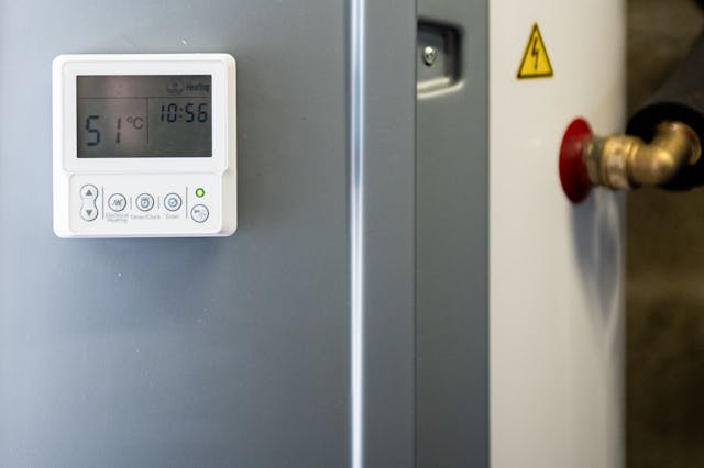 Le dépannage d'un chauffe eau thermodynamique par les chauffagistes SBF Energies