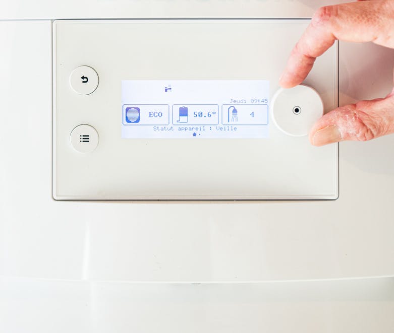 Entretien de votre chauffe eau thermodynamique par les chauffagistes SBF Energies