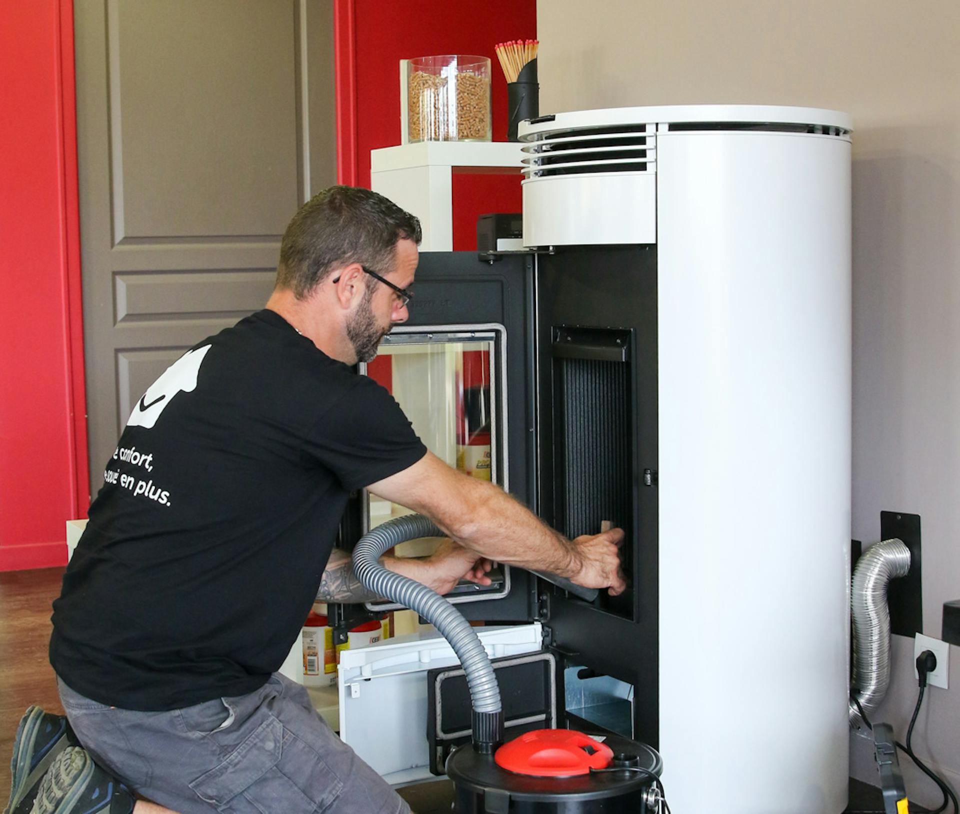 SMT Energies vous propose un contrat d'entretien pour votre poêle à granulés