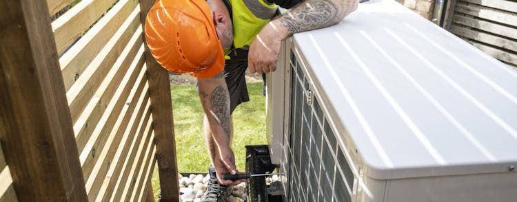 SMT Energies dépanne votre pompe à chaleur dans la Loire