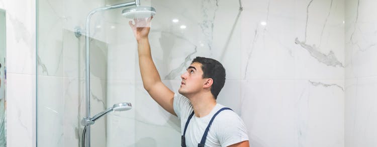 SMT Energies dépanne votre sanitaire dans le 42.