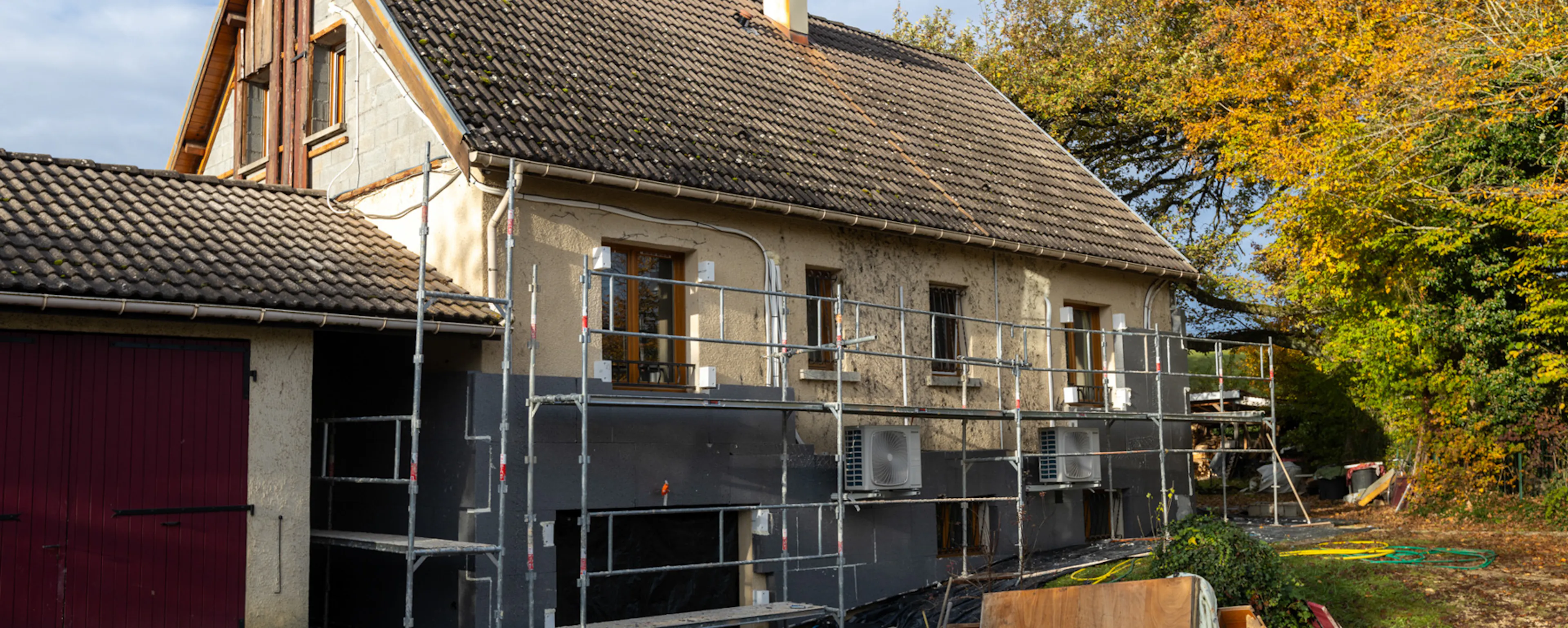 Chantier de rénovation globale d'une maison mené par HomeServe Rénov' en 2024