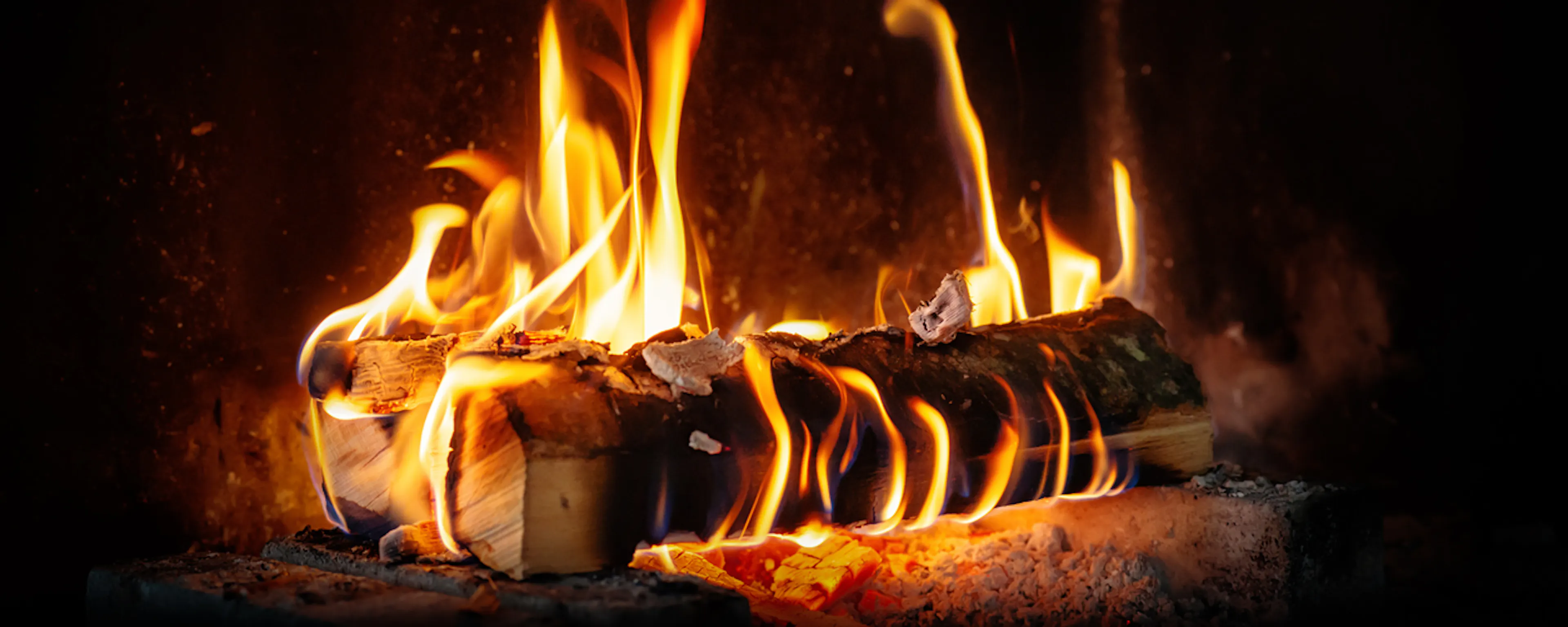 Comment allumer facilement un feu de cheminée ? Le guide
