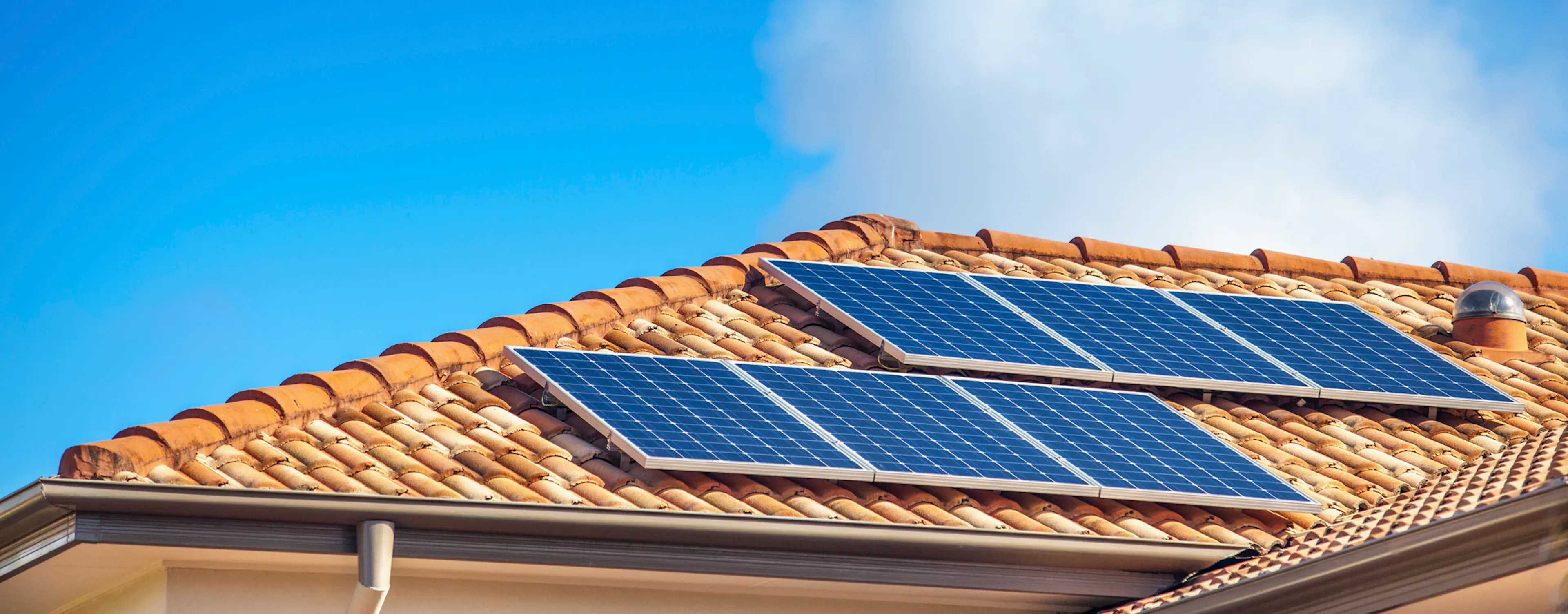 Rénovation globale : des panneaux solaires pour faire des économies