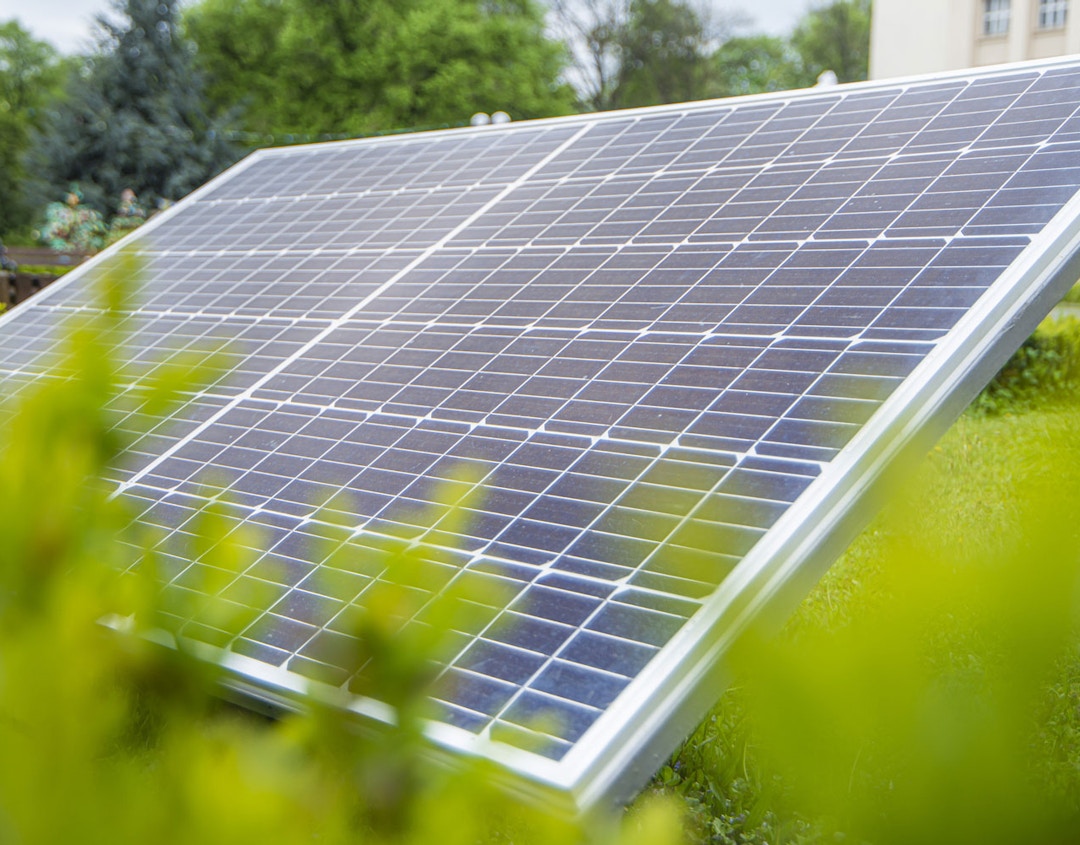 Image 3 - Panneau solaire au sol : avantages & inconvénients