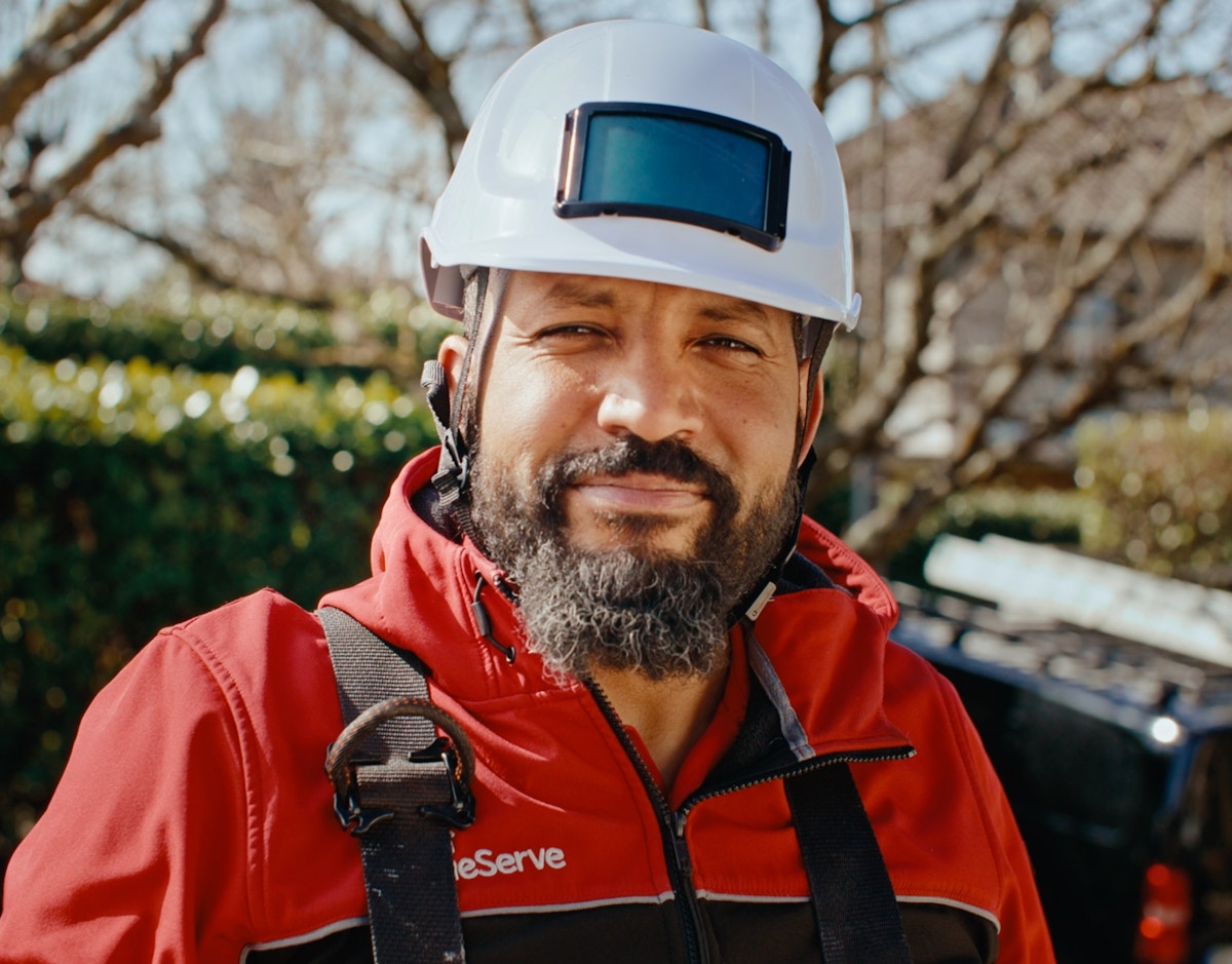 Nabil, installateur panneaux solaires