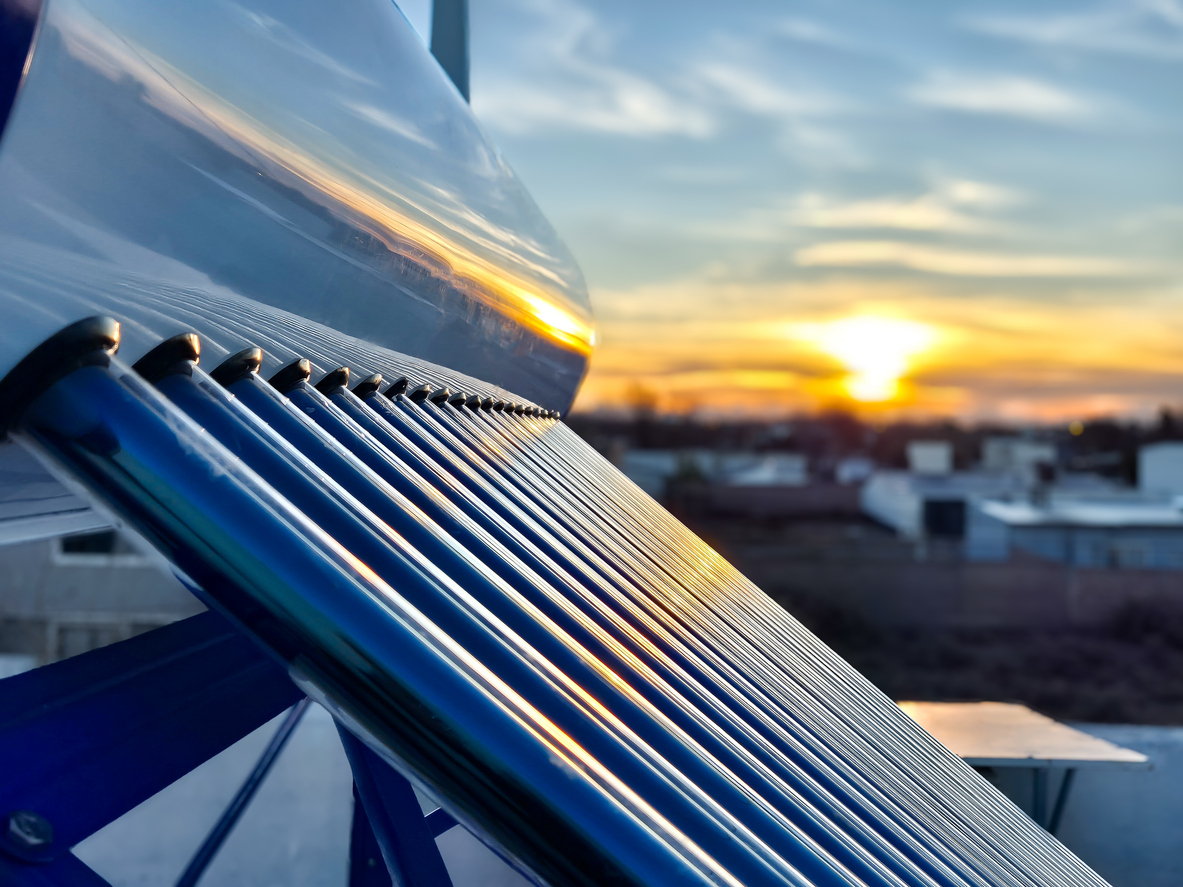 Installation de chauffe-eau solaire