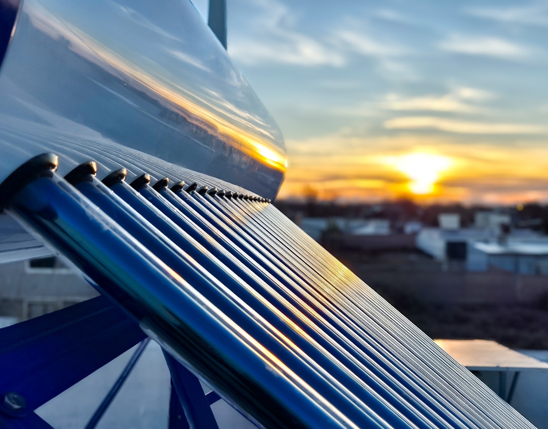 Installation de chauffe-eau solaire
